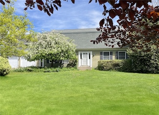 87 Dianne Ave, Portsmouth, RI 02871