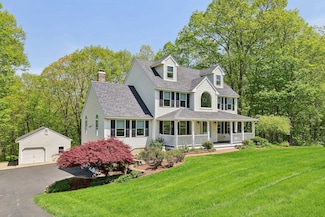 21 Cottonwood Rd, Plaistow, NH 03865