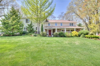 23 Pine Top Rd, Barrington, RI 02806