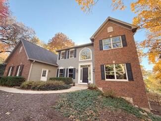 415 Roslyn Rd, East Dundee, IL 60118