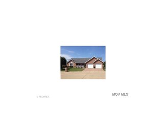 6 Coral Cir, Belpre, OH 45714
