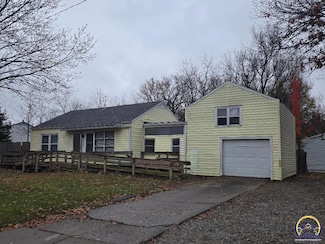 805 SE 33rd Terrace, Topeka, KS 66605