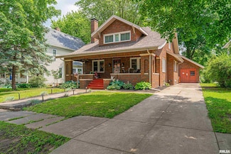 147 9th St, Lincoln, IL 62656
