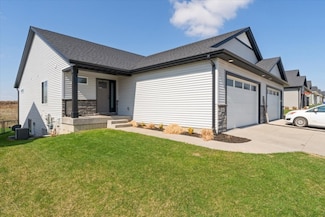 412 Dawson Dr, West Branch, IA 52358