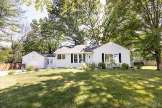 2800 Rutz Rd, Trenton, IL 62293