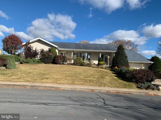 431 Croghan Dr, Carlisle, PA 17013