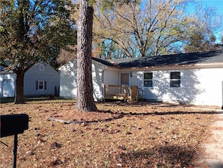 140 Merle Dr, Newport News, VA 23602