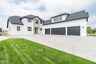 3305 Bay Shore Bend SE, Mandan, ND 58554