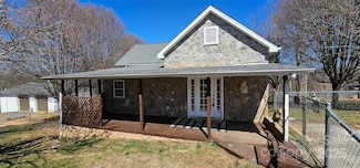 17 Lake St, Granite Falls, NC 28630