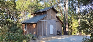 127 Sunny Valley Loop, Wolf Creek, OR 97497