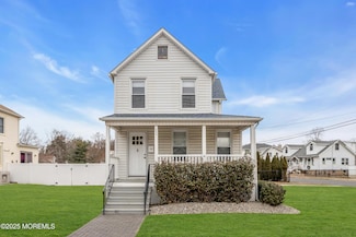 323 Roosevelt Ave, Oakhurst, NJ 07755