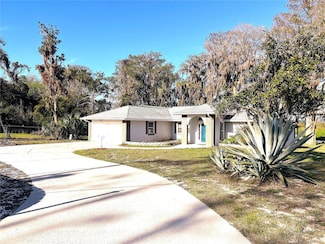7961 W Riverbend Rd, Crystal River, FL 34428