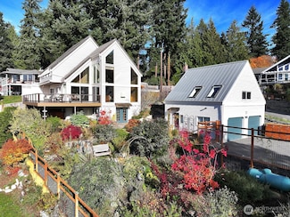 1411 Manor Way, Freeland, WA 98249