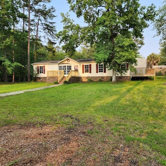 137 Breezy Bay Cir, Gilbert, SC 29054