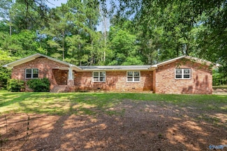 2810 Mountain View Dr, Gadsden, AL 35907