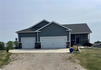 904 Western St, Onaga, KS 66521