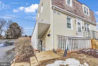 2812 Iverson St, Temple Hills, MD 20748