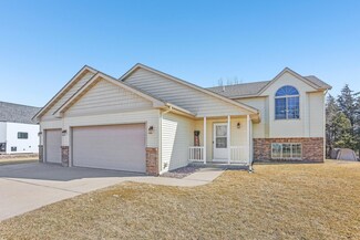 515 10th St, Clearwater, MN 55320