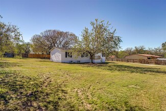 3804 Woodview Dr, Joshua, TX 76058