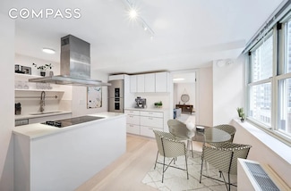159 W 53rd St Unit 10A, New York, NY 10019