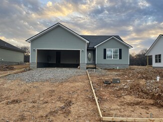 1506 Fredrick Dr, Clarksville, TN 37042