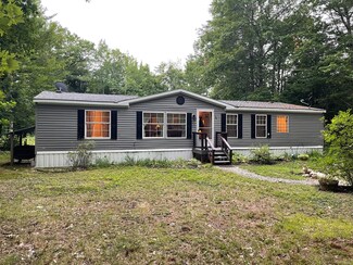 90 New Rd, Casco, ME 04015