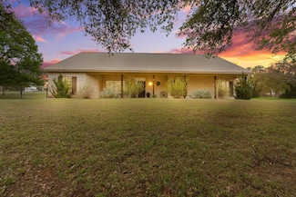 5424 Oakridge Rd, Joshua, TX 76058