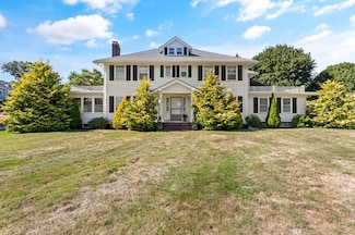 95 Prospect St, Wakefield, MA 01880