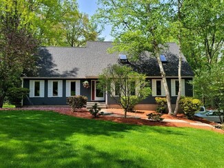 4 Shamrock Rd, Windham, NH 03087