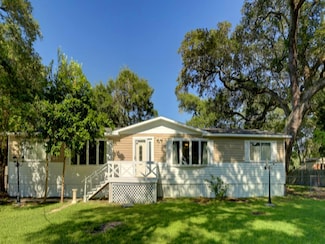 2746 Shady Creek Ln, Oyster Creek, TX 77541