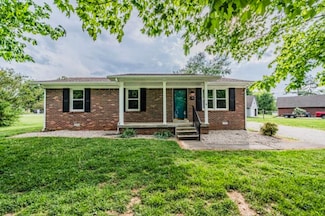 395 Lawson St, Smiths Grove, KY 42171