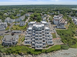 40 Oceanside Dr Unit 40, Hull, MA 02045