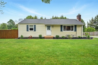 116 Anthony St, Agawam, MA 01001
