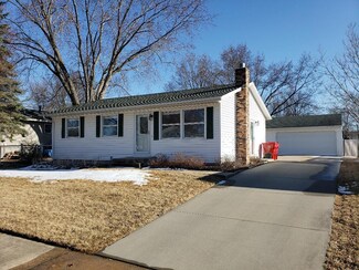 986 17 1 2 St SE, Rochester, MN 55904