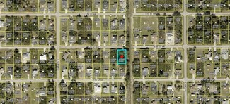 2915 6th St SW, Lehigh Acres, FL 33976