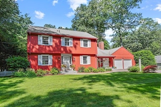 82 Knollwood Dr, Longmeadow, MA 01106