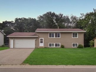 2095 Cliffview Dr, Saint Paul, MN 55122