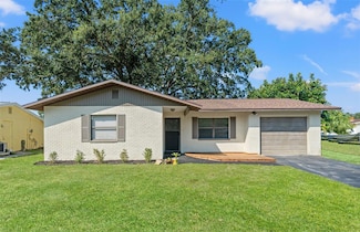 5828 Mariposa Dr, Holiday, FL 34690