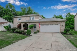 22 Eveningwood Ln, East Amherst, NY 14051