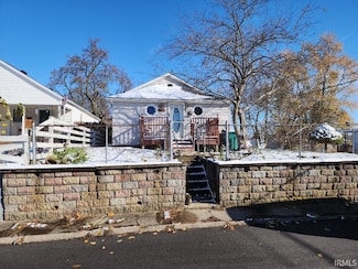 1636 Columbus St, New Castle, IN 47362