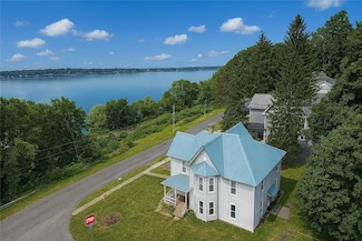 6166 Lake St, Cayuga, NY 13034
