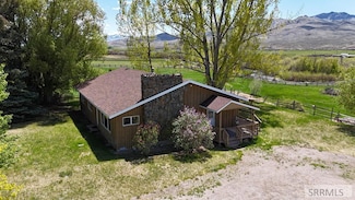 11 Valley Rd, Ellis, ID 83235