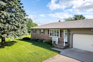 6725 Prairie View Dr, Sun Prairie, WI 53590