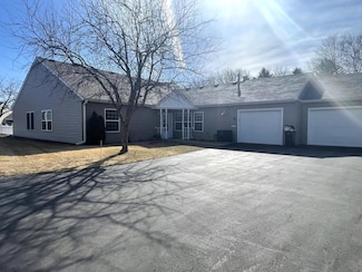 1903 Burr Oak Dr Unit D, Austin, MN 55912