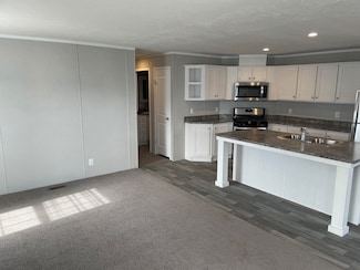 46000 Geddes Rd Unit 195, Canton, MI 48188