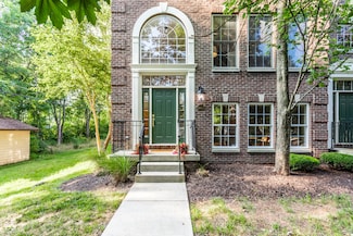 8665 Meridian Square Dr, Indianapolis, IN 46240