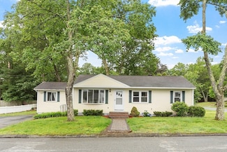12 Edgelawn Ave, North Chelmsford, MA 01863