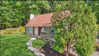 3316 Leechburg Rd, New Kensington, PA 15068