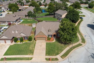 1901 N 8th St, Broken Arrow, OK 74012