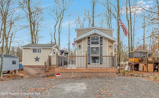 533 Woodland Way, Eagle Lake, PA 18424